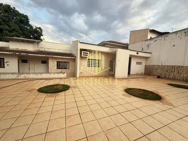 Casa com 870m², à venda, no bairro Jardim Cuiabá em Cuiabá
