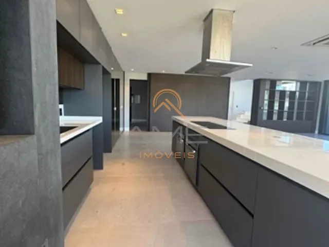 Casa com 390m² 3 quartos e 2 banheiros, à venda, no bairro Laranjal em Pelotas
