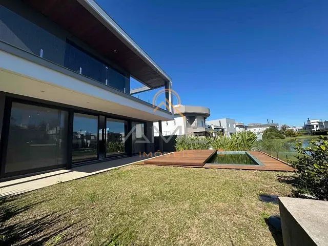 Casa com 390m² 3 quartos e 2 banheiros, à venda, no bairro Laranjal em Pelotas