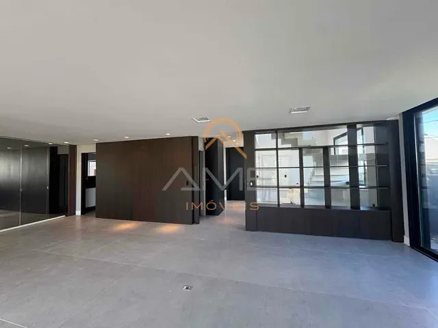 Casa com 390m² 3 quartos e 2 banheiros, à venda, no bairro Laranjal em Pelotas