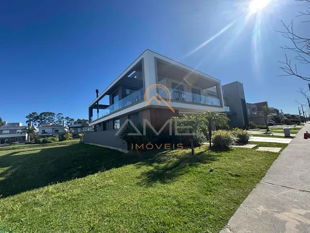 Casa com 390m² 3 quartos e 2 banheiros, à venda, no bairro Laranjal em Pelotas
