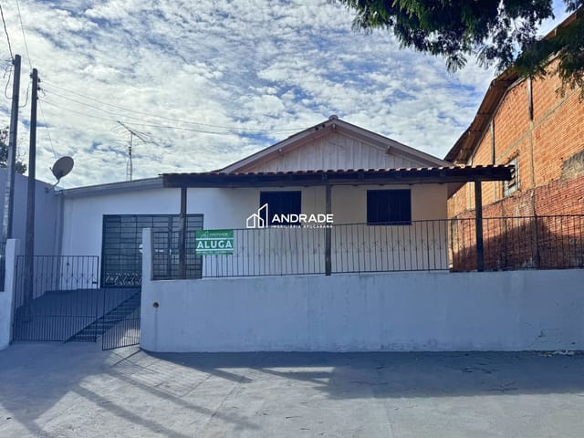 Casa 2 quartos e 3 banheiros, à venda ou para alugar, no bairro Jardim Diamantina em Apucarana