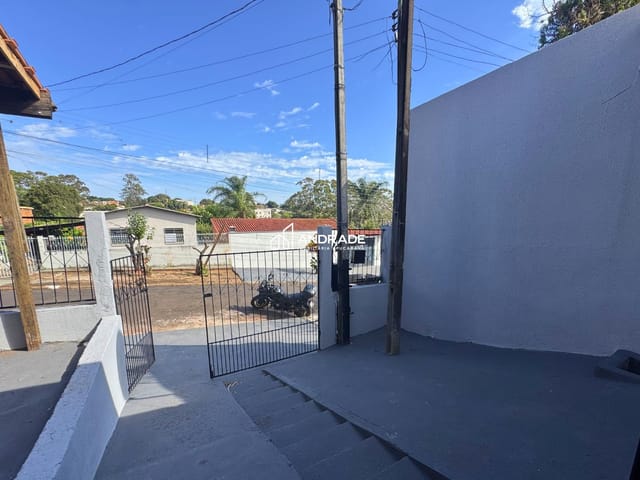 Casa 2 quartos e 3 banheiros, à venda ou para alugar, no bairro Jardim Diamantina em Apucarana