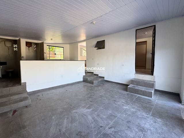 Casa 2 quartos e 3 banheiros, à venda ou para alugar, no bairro Jardim Diamantina em Apucarana