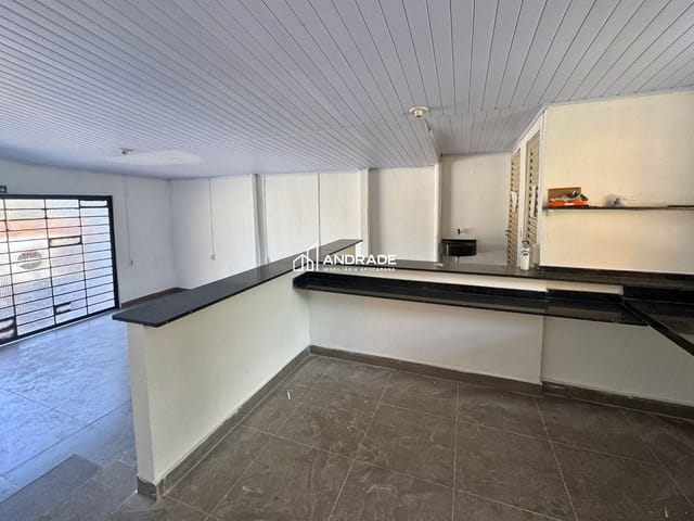 Casa 2 quartos e 3 banheiros, à venda ou para alugar, no bairro Jardim Diamantina em Apucarana