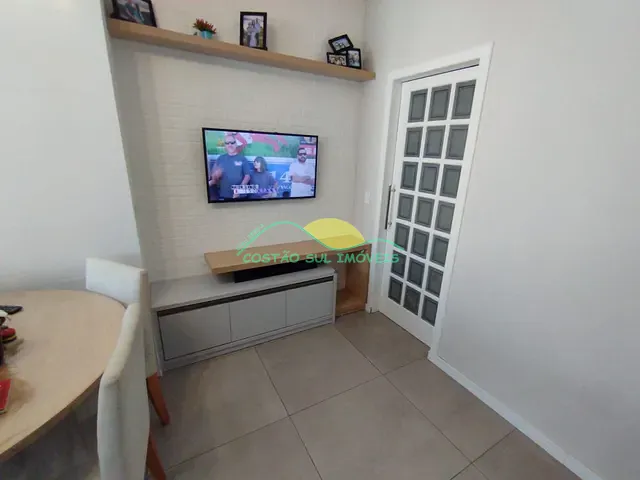 Casa com 405m² 7 quartos e 5 banheiros, à venda, no bairro Carianos em Florianópolis