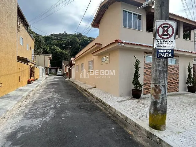 Casa com 150m² 2 quartos e 2 banheiros, à venda, no bairro Centro em Poços de Caldas