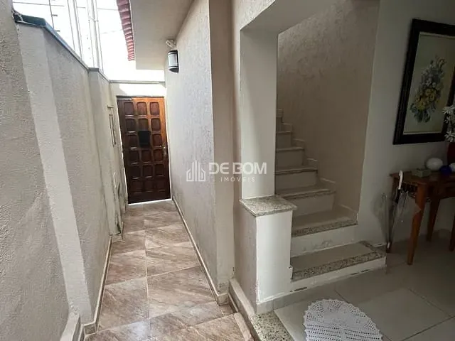 Casa com 150m² 2 quartos e 2 banheiros, à venda, no bairro Centro em Poços de Caldas