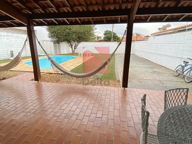 Casa 2 quartos e 3 banheiros, à venda, no bairro Cidade Jardim em Pirassununga