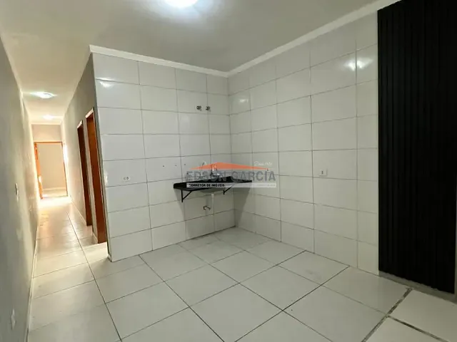Casa 2 quartos e 1 banheiro, para alugar, no bairro Parque São Bento em Sorocaba