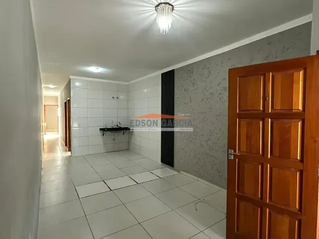 Casa 2 quartos e 1 banheiro, para alugar, no bairro Parque São Bento em Sorocaba