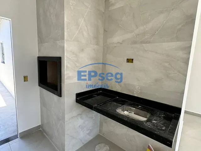 Casa com 125m² 3 quartos e 2 banheiros, à venda, no bairro Nova Olinda em Londrina