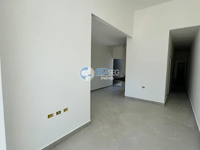 Casa com 125m² 3 quartos e 2 banheiros, à venda, no bairro Nova Olinda em Londrina