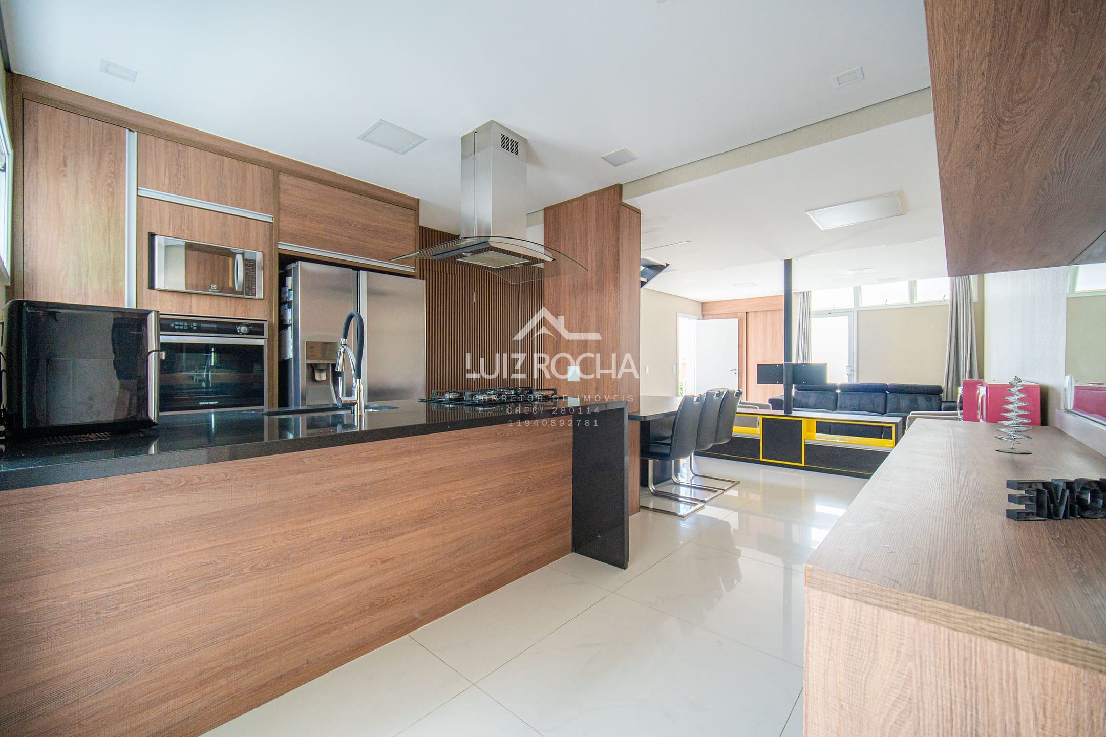 Casa à venda com 2 quartos, 117m² - Foto 1