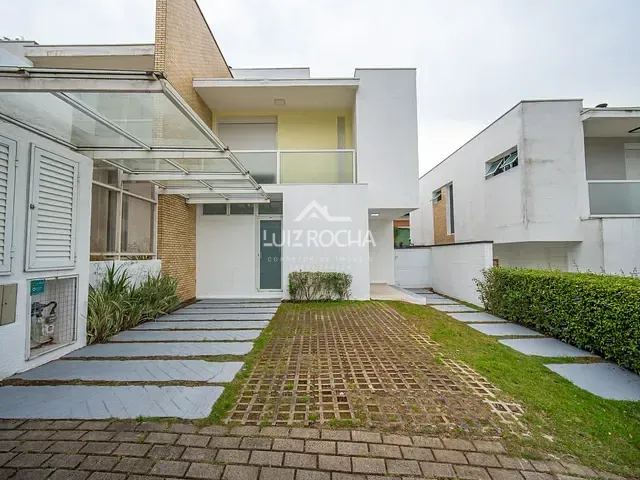 Casa com 125m² 2 quartos e 3 banheiros, à venda, no bairro Chácara Pavoeiro em Cotia