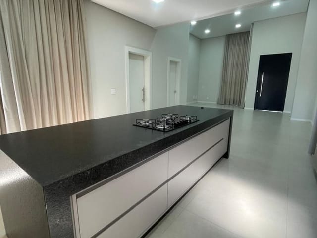 Casa com 450m² 3 quartos e 2 banheiros, à venda, no bairro Riviera Tamborlim em Americana