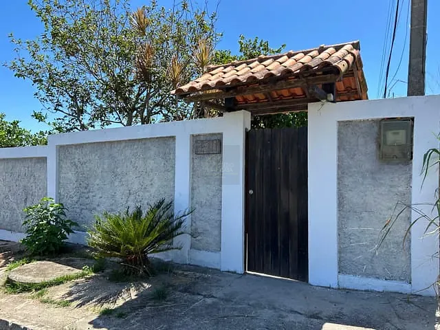 Casa com 480m² 3 quartos e 2 banheiros, à venda ou para alugar, no bairro Jardim Atlântico Leste (Itaipuaçu) em Maricá