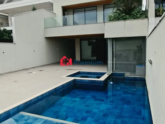 Casa 4 quartos e 7 banheiros, à venda, no bairro Barra da Tijuca em Rio de Janeiro