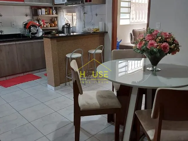 Casa com 270m², à venda, no bairro Loteamento Campo Limpo em Votuporanga