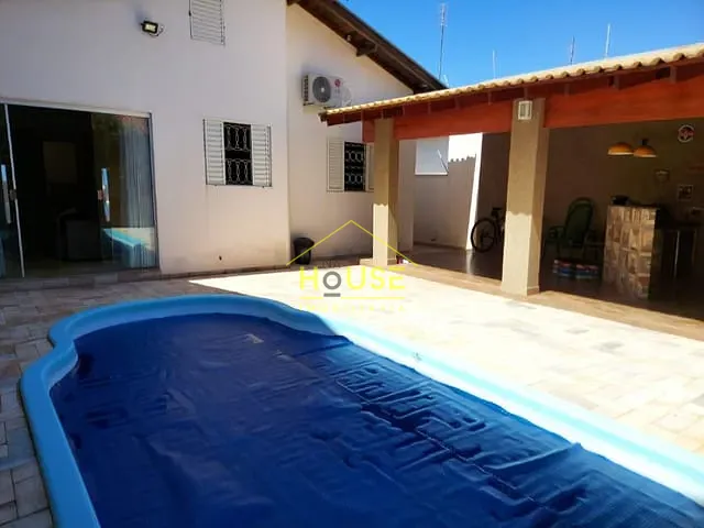 Casa com 270m², à venda, no bairro Loteamento Campo Limpo em Votuporanga