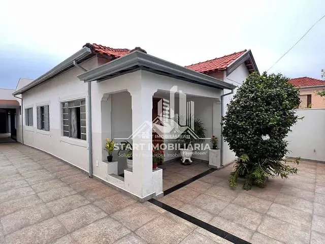 Casa com 340m² 3 quartos e 2 banheiros, à venda, no bairro Centro em Pederneiras