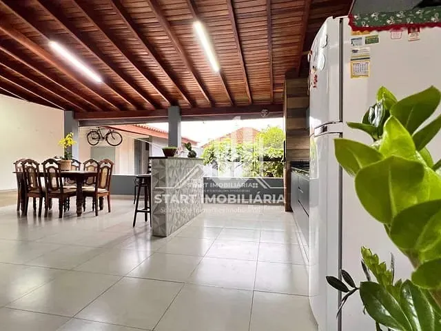 Casa com 340m² 3 quartos e 2 banheiros, à venda, no bairro Centro em Pederneiras