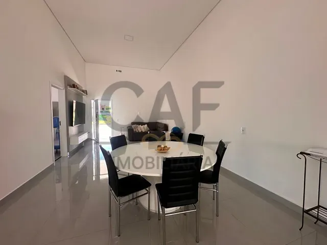 Casa com 250m² 3 quartos e 2 banheiros, à venda, no bairro Residencial Resedas em Holambra