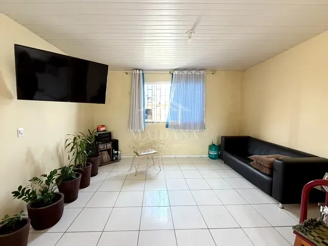 Casa com 296m² 2 quartos e 1 banheiro, à venda, no bairro Quississana em São José dos Pinhais