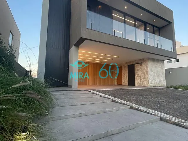 Casa com 420m² 4 quartos e 5 banheiros, à venda, no bairro Condomínio Residencial Grand Trianon em Anápolis