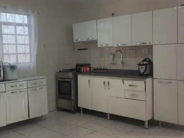 Casa com 390m² 3 quartos e 2 banheiros, à venda, no bairro Santos Dumont em Londrina
