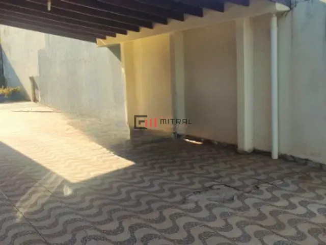 Casa com 390m² 3 quartos e 2 banheiros, à venda, no bairro Santos Dumont em Londrina