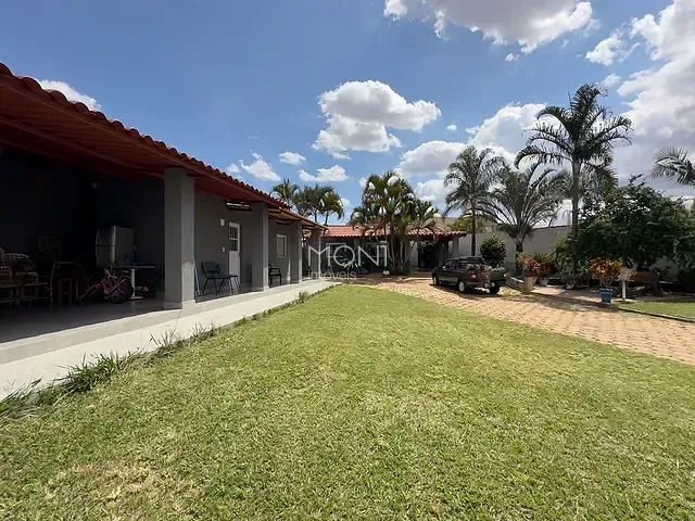 Casa 3 quartos e 4 banheiros, à venda, no bairro Setor Habitacional Arniqueira (Águas Claras) em Brasília