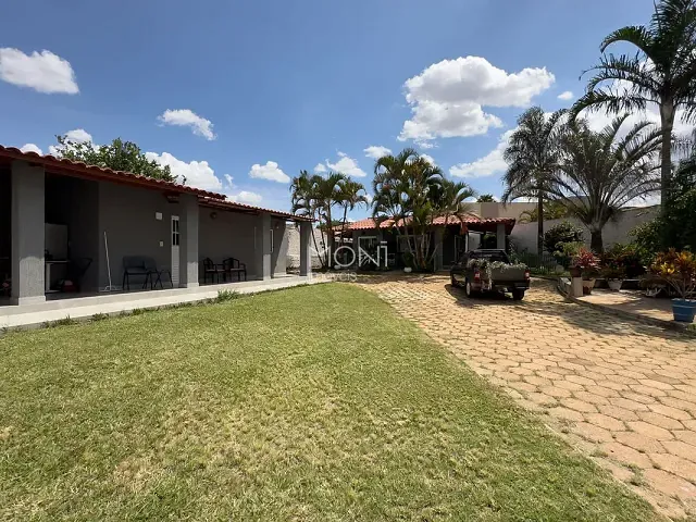 Casa 3 quartos e 4 banheiros, à venda, no bairro Setor Habitacional Arniqueira (Águas Claras) em Brasília