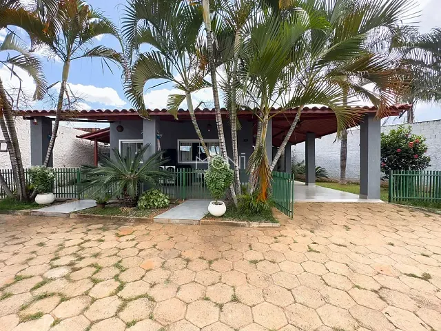 Casa 3 quartos e 4 banheiros, à venda, no bairro Setor Habitacional Arniqueira (Águas Claras) em Brasília