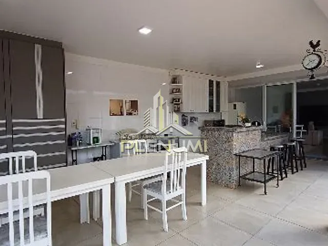 Casa com 2000m² 4 quartos e 6 banheiros, à venda, no bairro Jardim Maria Rosa em Araras