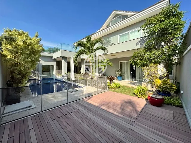 Casa com 640m² 5 quartos e 8 banheiros, à venda, no bairro Barra da Tijuca em Rio de Janeiro
