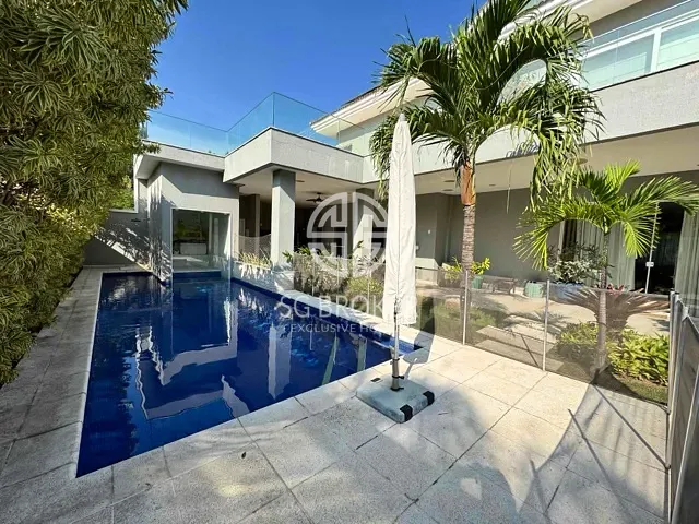 Casa com 640m² 5 quartos e 8 banheiros, à venda, no bairro Barra da Tijuca em Rio de Janeiro