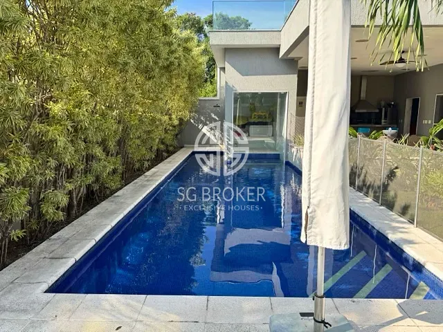 Casa com 640m² 5 quartos e 8 banheiros, à venda, no bairro Barra da Tijuca em Rio de Janeiro