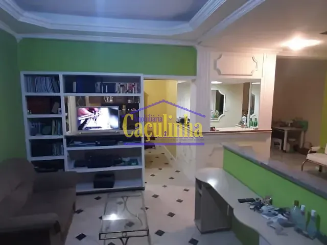 Casa com 1m² 4 quartos e 2 banheiros, à venda ou para alugar, no bairro Centro em Barra do Piraí