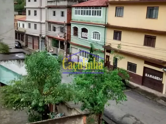 Casa com 1m² 4 quartos e 2 banheiros, à venda ou para alugar, no bairro Centro em Barra do Piraí