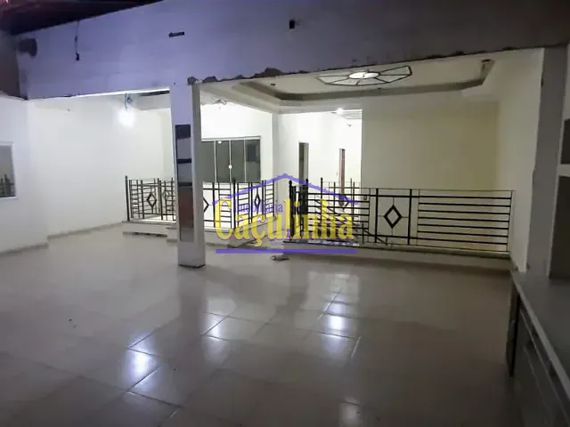 Casa com 1m² 4 quartos e 2 banheiros, à venda ou para alugar, no bairro Centro em Barra do Piraí