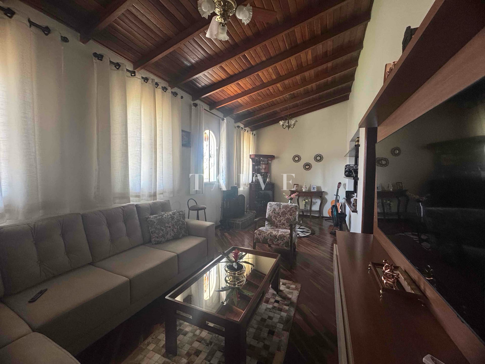 Casa, 3 quartos, 180 m² - Foto 1