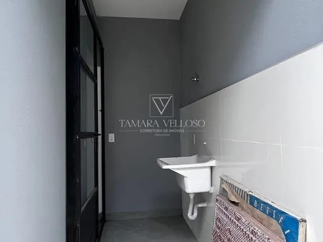 Casa 2 quartos e 2 banheiros, à venda, no bairro Jardim Layr em Mogi das Cruzes