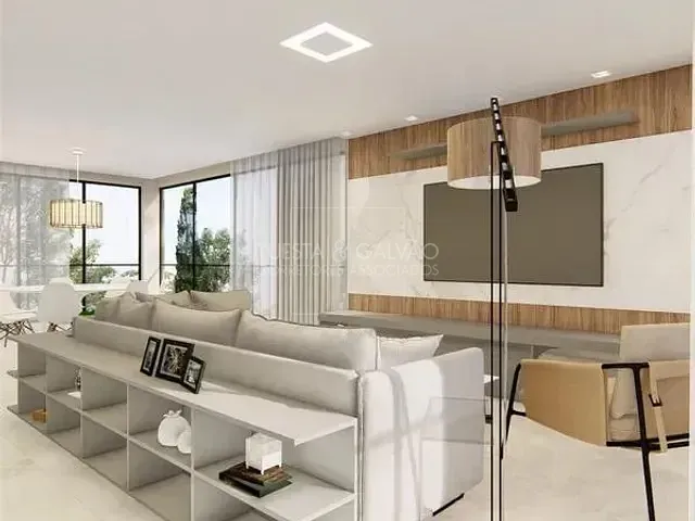 Casa com 266m², à venda, no bairro São Lourenço em Curitiba