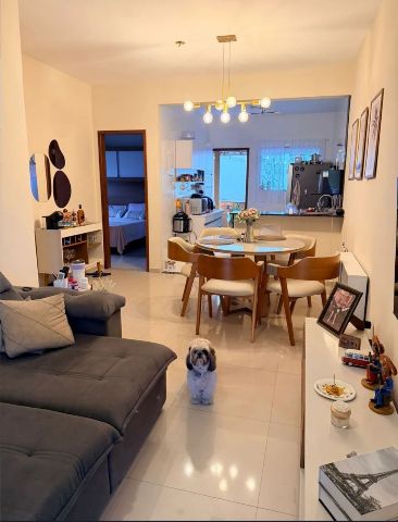 Casa 2 quartos e 2 banheiros, para alugar, no bairro Colinas em Rio das Ostras