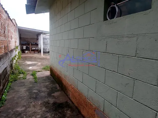 Casa com 250m² 3 quartos e 1 banheiro, para alugar, no bairro Parque Califórnia em Jacareí