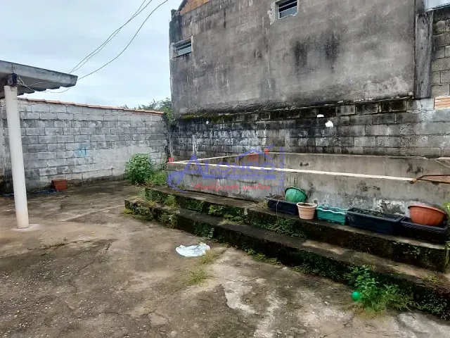 Casa com 250m² 3 quartos e 1 banheiro, para alugar, no bairro Parque Califórnia em Jacareí