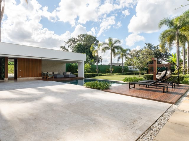 Casa com 1600m² 5 quartos e 9 banheiros, à venda, no bairro Setor de Habitações Individuais Sul em Brasília