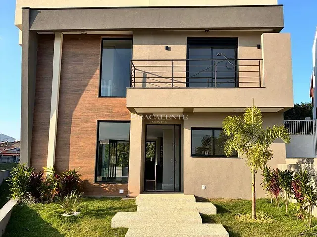 Casa com 420m² 3 quartos e 5 banheiros, à venda, no bairro Jardim São Marcos em Valinhos