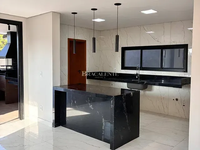 Casa com 420m² 3 quartos e 5 banheiros, à venda, no bairro Jardim São Marcos em Valinhos